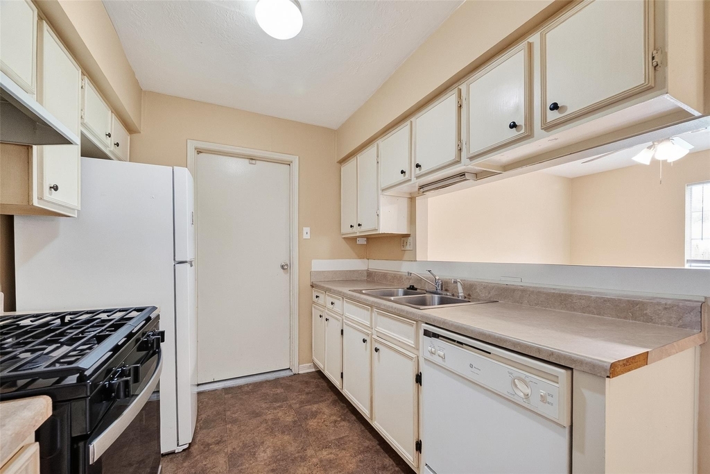 4826 Redfish Reef Drive - Photo 9