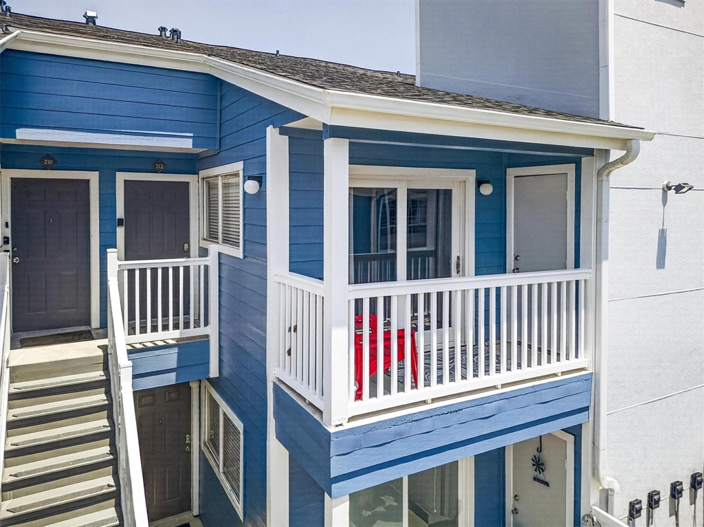 3506 Cove View Boulevard - Photo 0