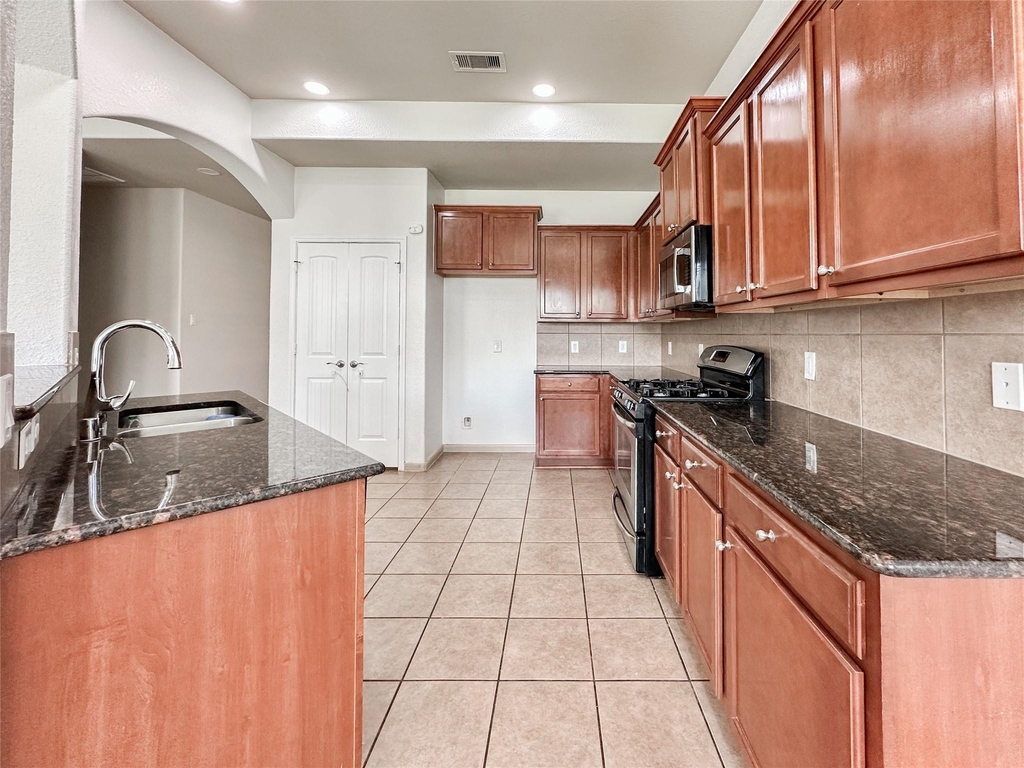 20319 Little Wing Drive - Photo 23