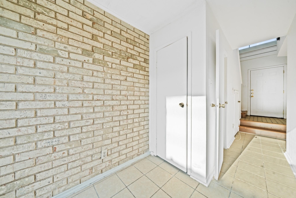 6463 Cambridge Glen Lane - Photo 10