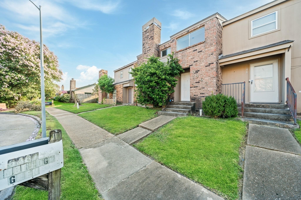 6463 Cambridge Glen Lane - Photo 2