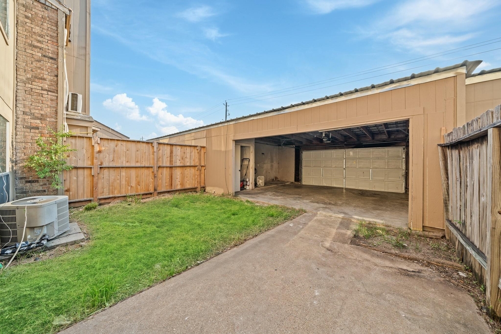 6463 Cambridge Glen Lane - Photo 22