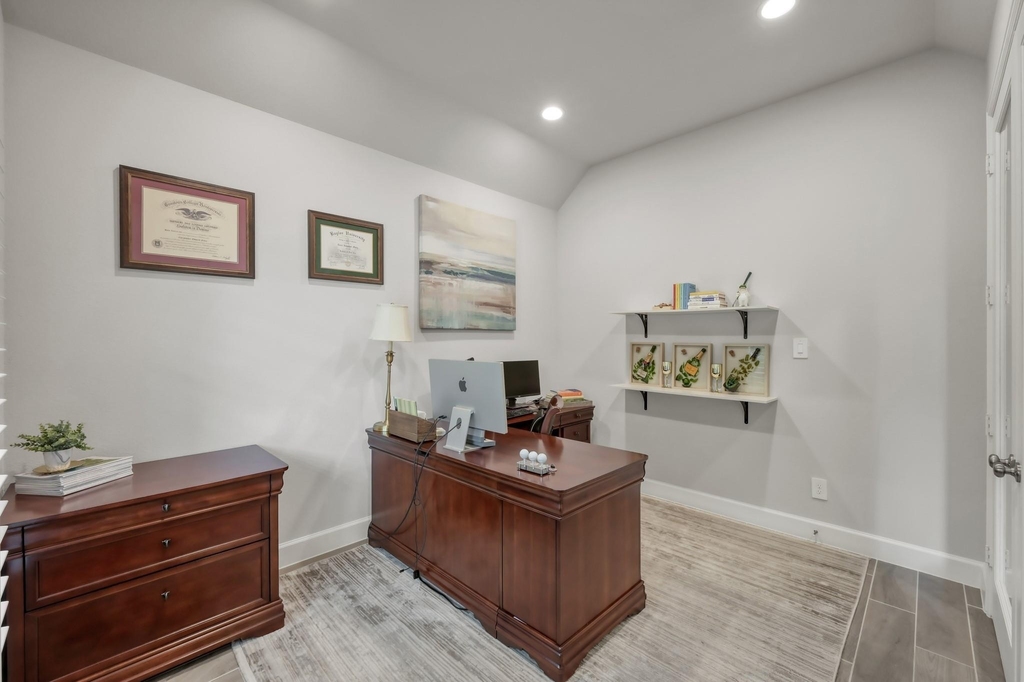 611 Lost Maples Bend Lane - Photo 4