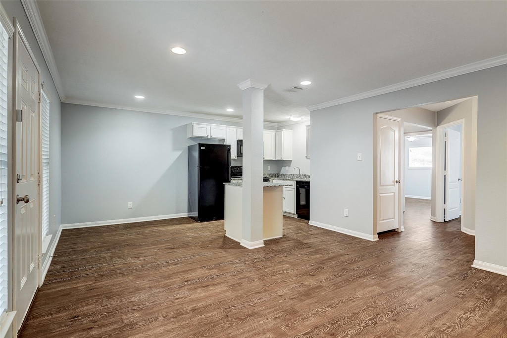 835 Heights Boulevard - Photo 9