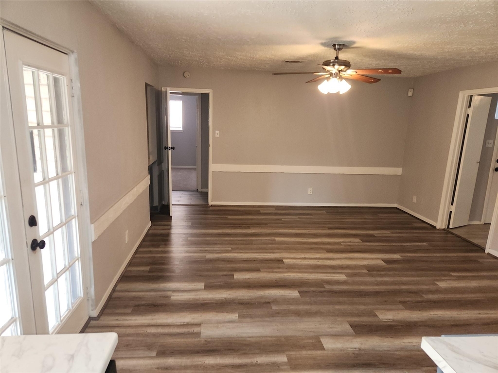 22127 Elsinore Drive - Photo 8