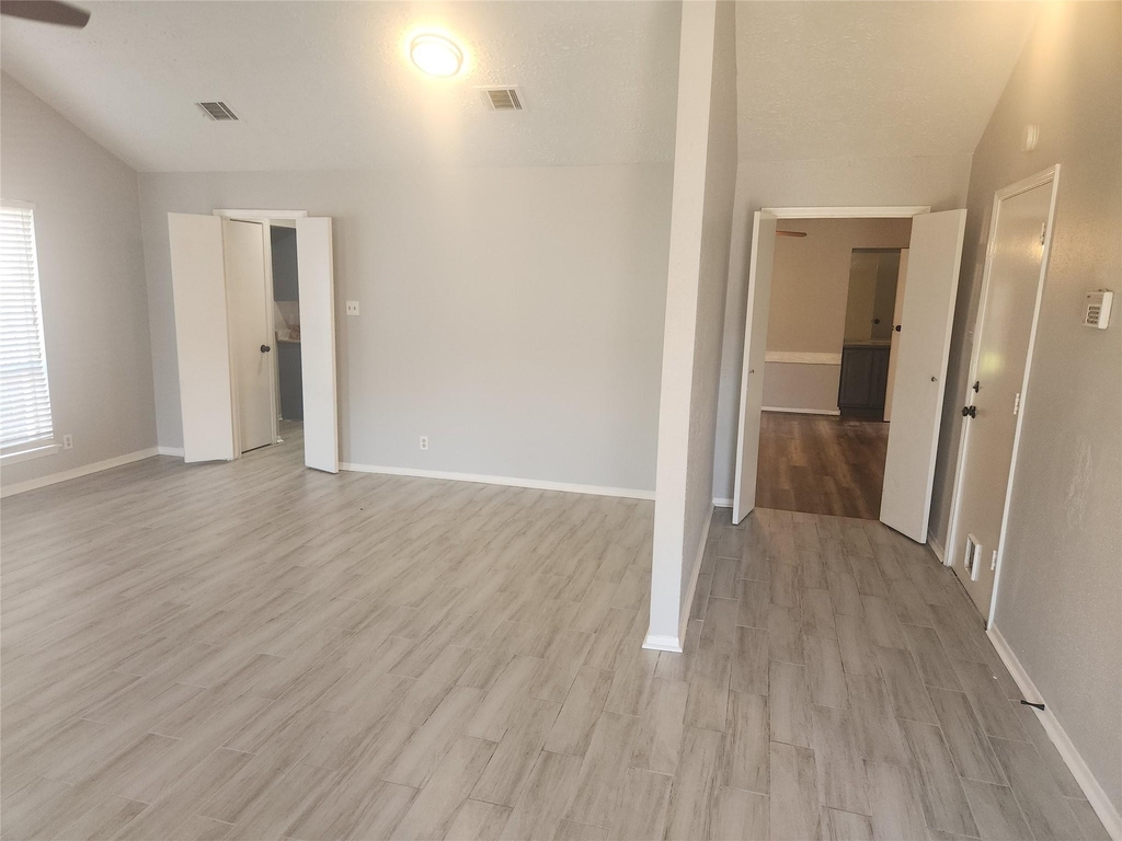 22127 Elsinore Drive - Photo 3