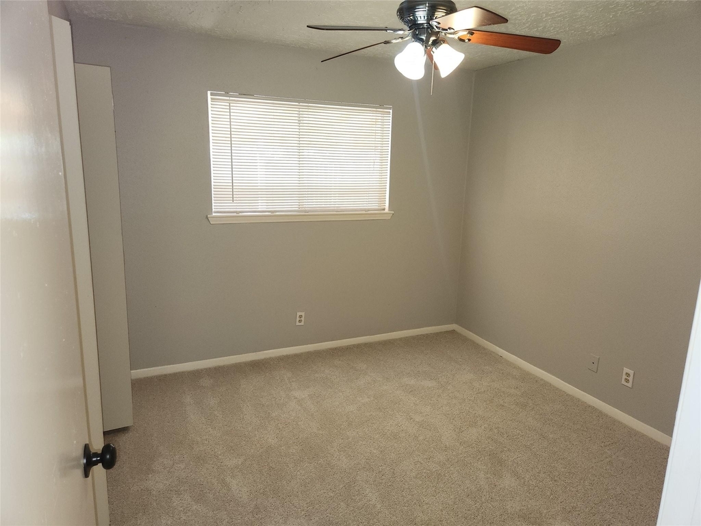22127 Elsinore Drive - Photo 18