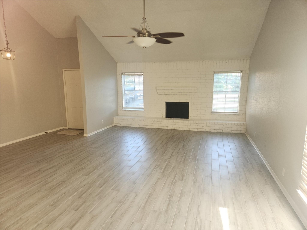 22127 Elsinore Drive - Photo 5