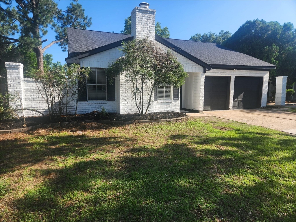 22127 Elsinore Drive - Photo 1