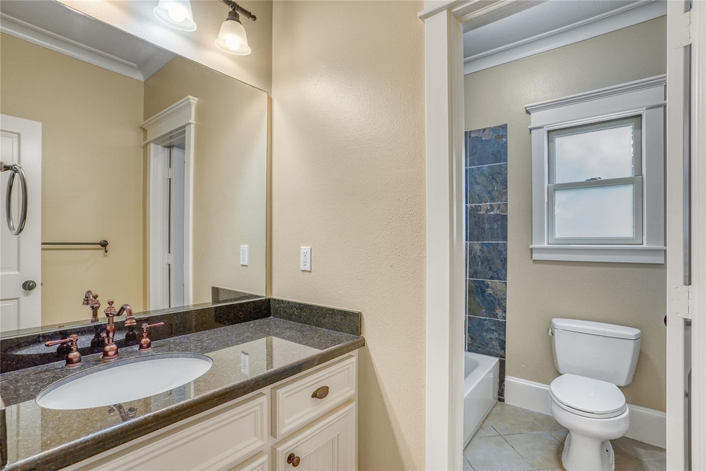 632 W 17th Street - Photo 17