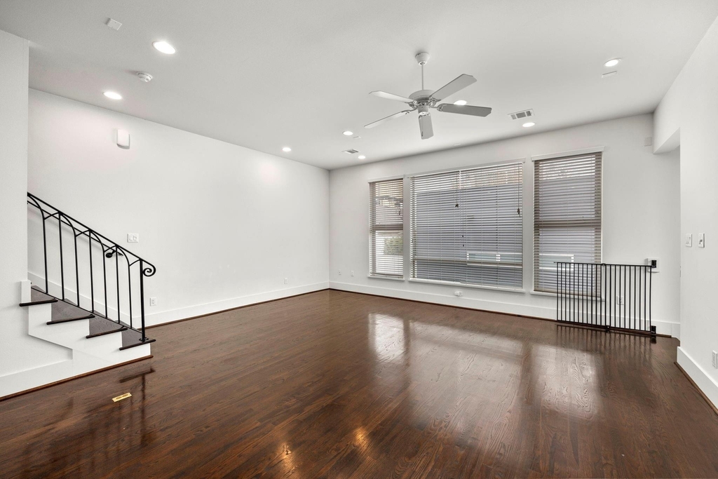 1808 Oakdale Street - Photo 9