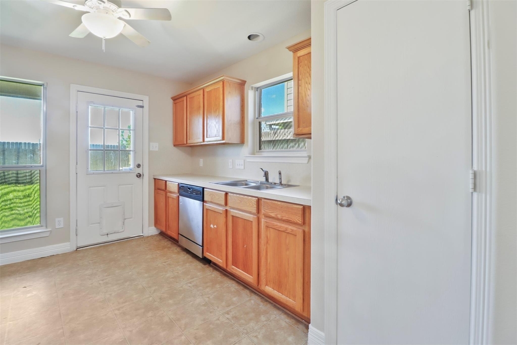 14926 Diamond Way - Photo 4