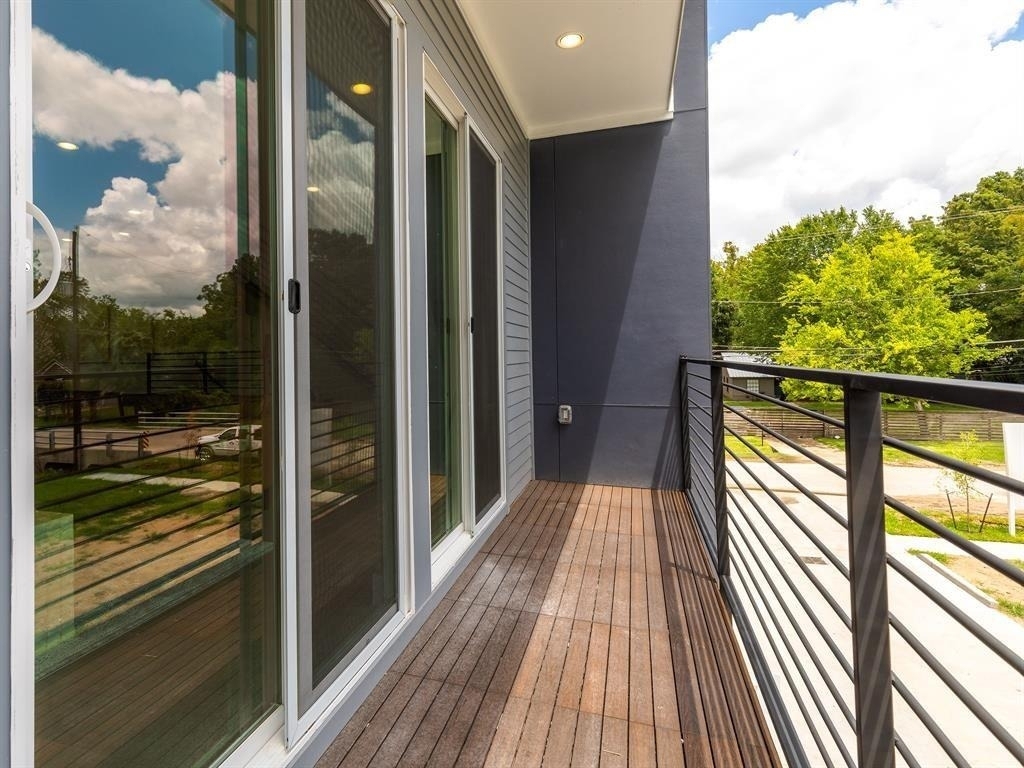 1236 W 25th Street - Photo 5