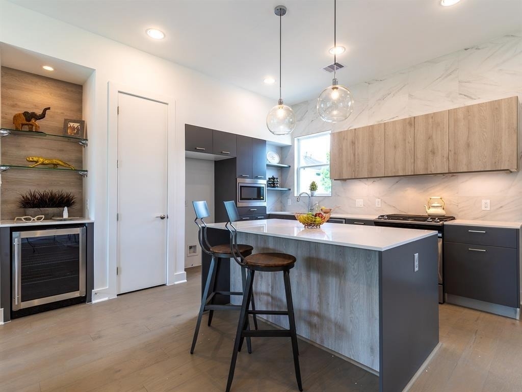 1236 W 25th Street - Photo 2