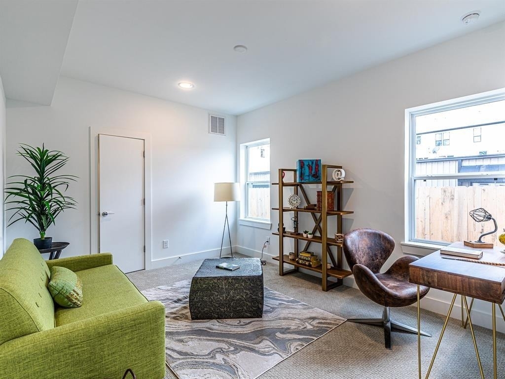 1236 W 25th Street - Photo 6