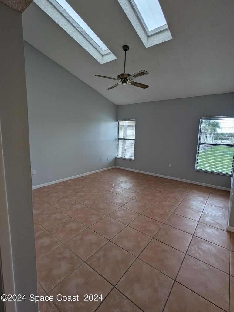 1051 Clearmont Street Ne - Photo 13