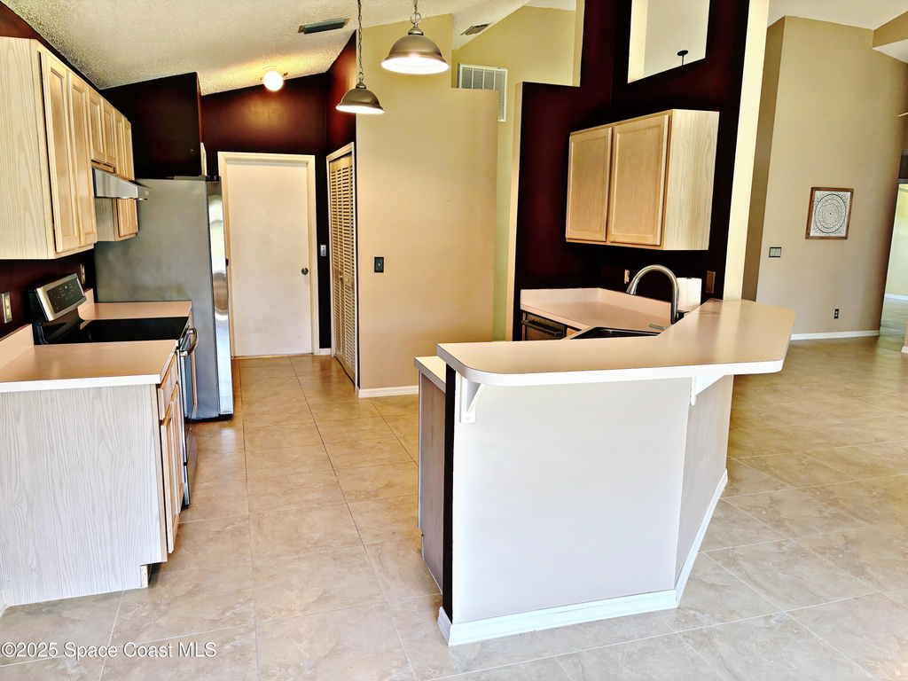 1379 California Drive - Photo 6