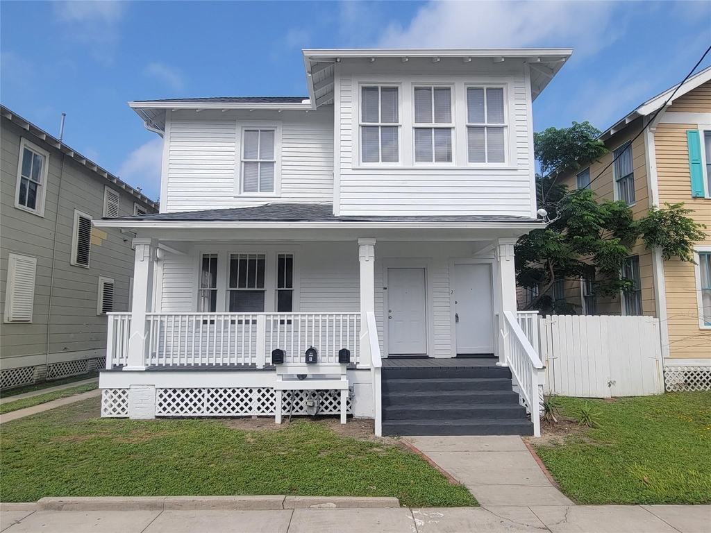 2221 35th Street - Photo 0
