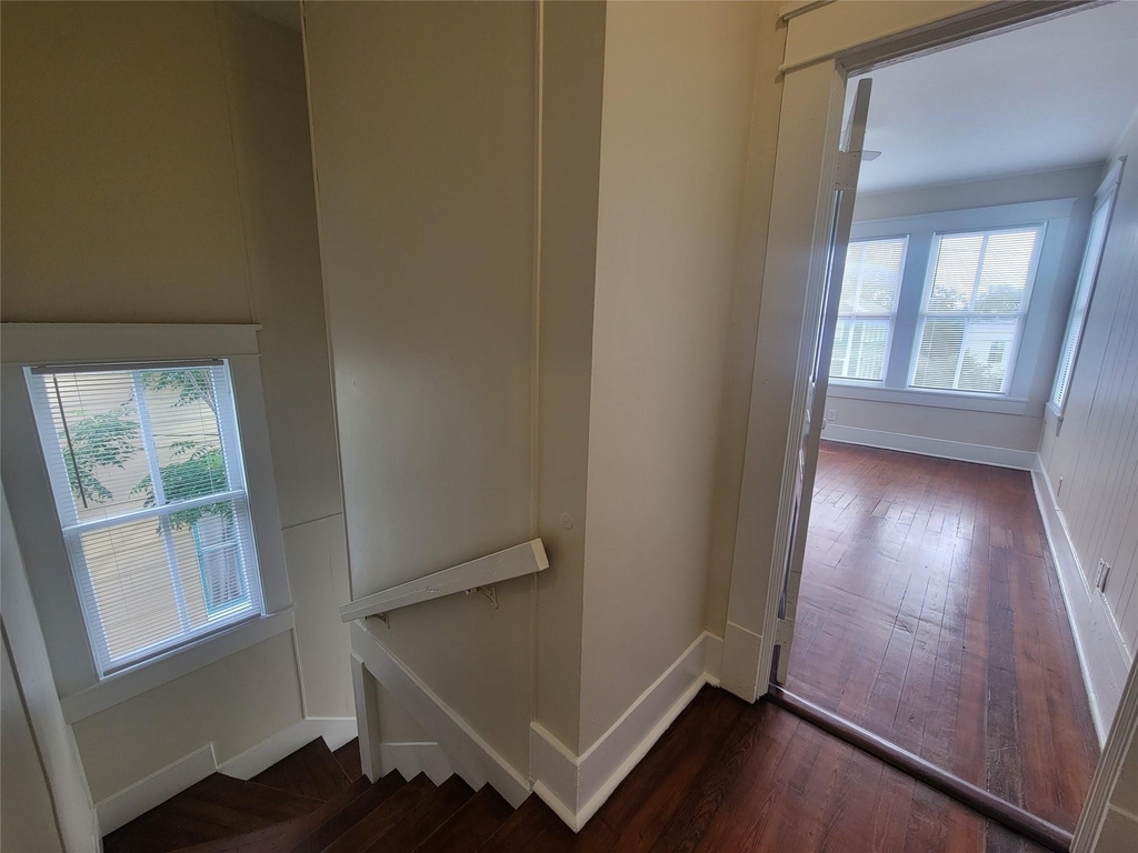 2221 35th Street - Photo 4