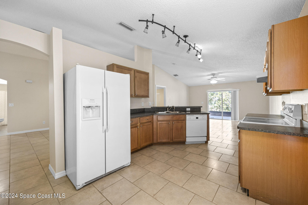 4800 Manchester Drive - Photo 8