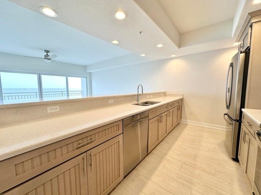 1825 Riverside Drive - Photo 12