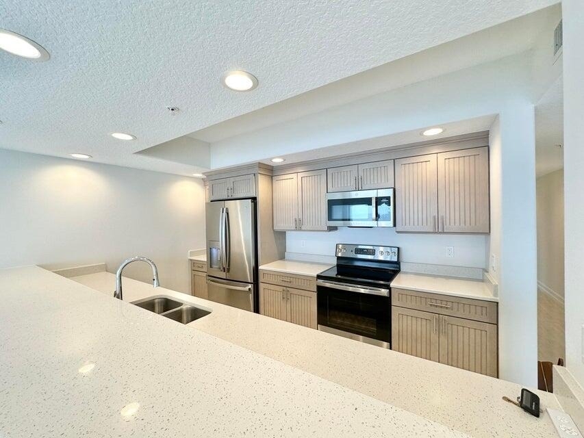 1825 Riverside Drive - Photo 14