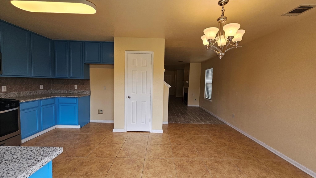 22135 Greengate Drive - Photo 5
