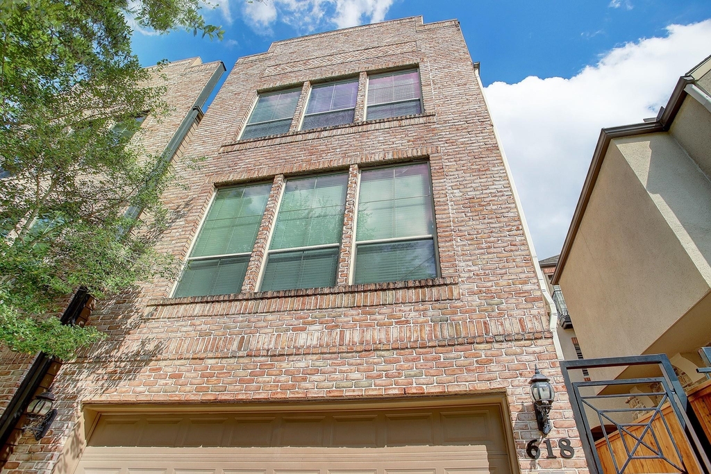 618 Asbury Street - Photo 2