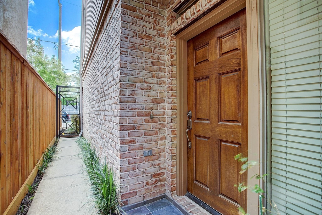 618 Asbury Street - Photo 3