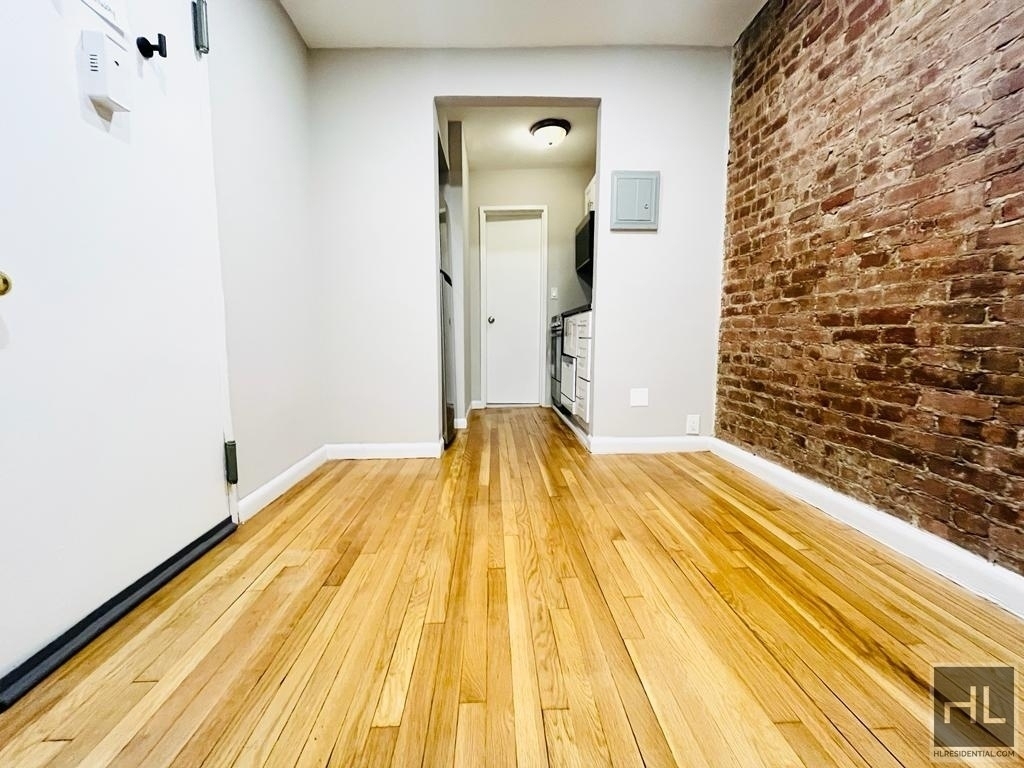 West 53rd Street - Photo 4