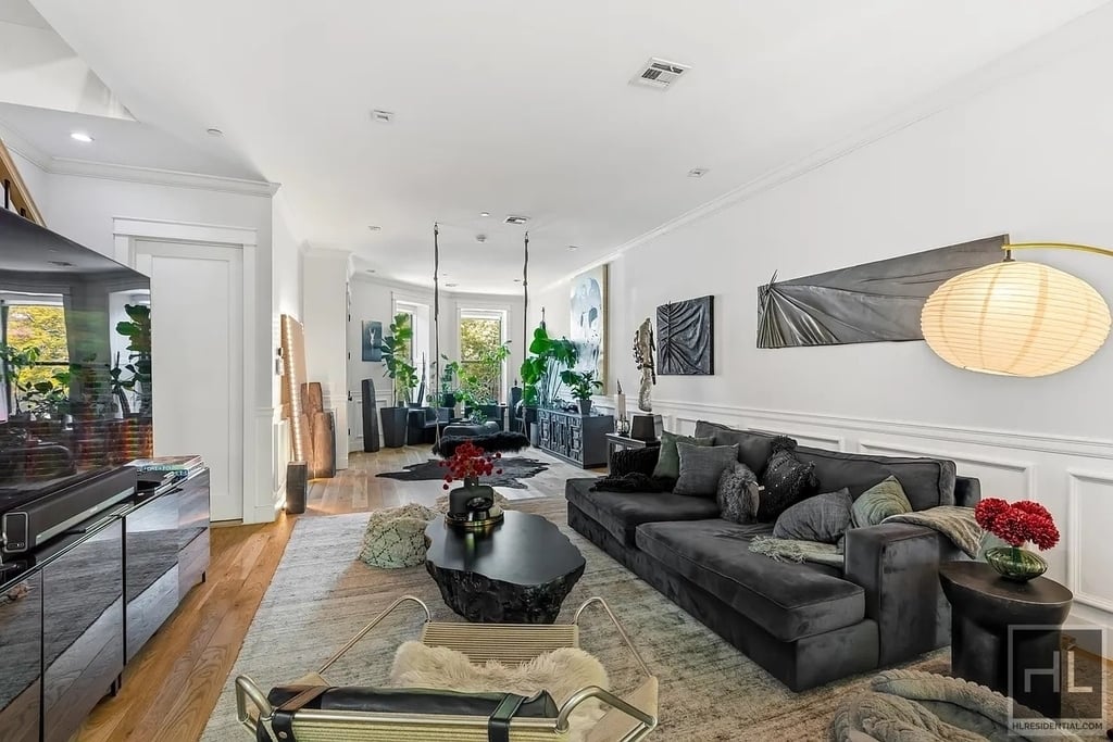 586 Quincy Street - Photo 5
