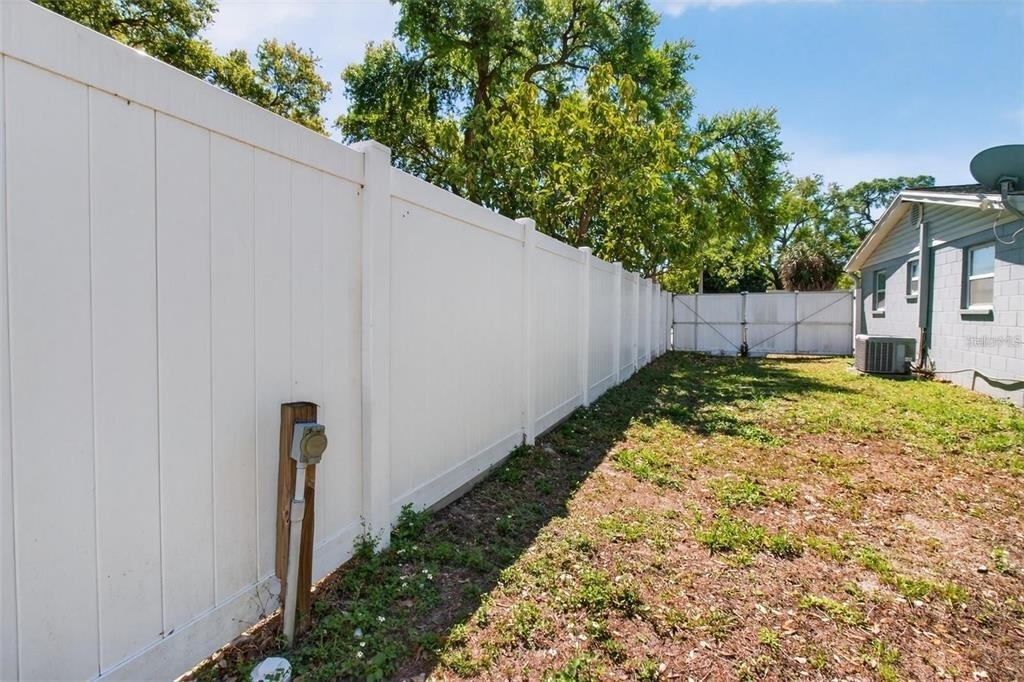 5865 92nd Avenue N - Photo 20