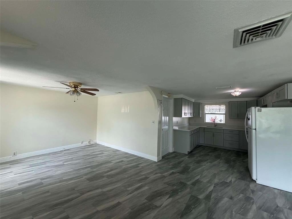 5865 92nd Avenue N - Photo 1