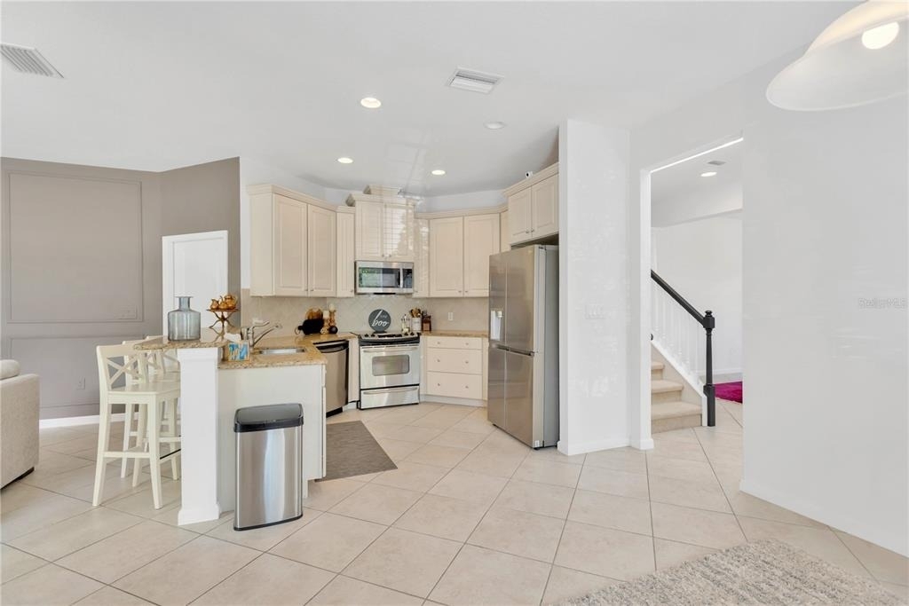 8307 Manor Club Circle - Photo 4