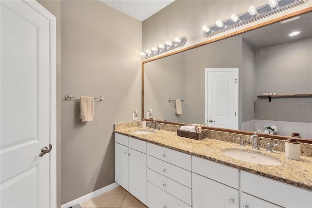 8307 Manor Club Circle - Photo 26