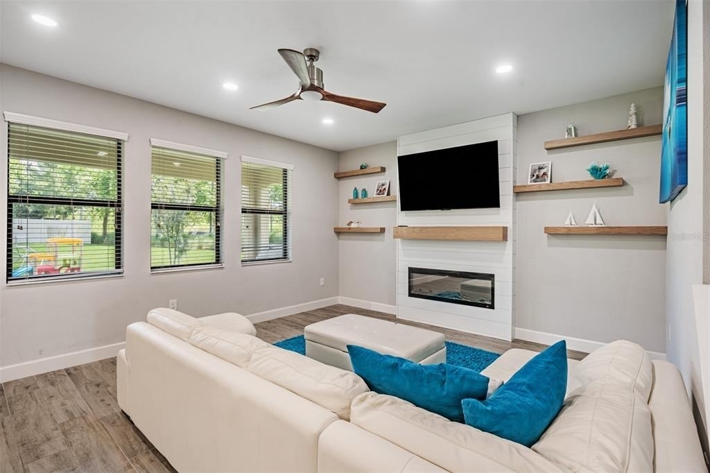 12316 Fitzroy Street - Photo 7