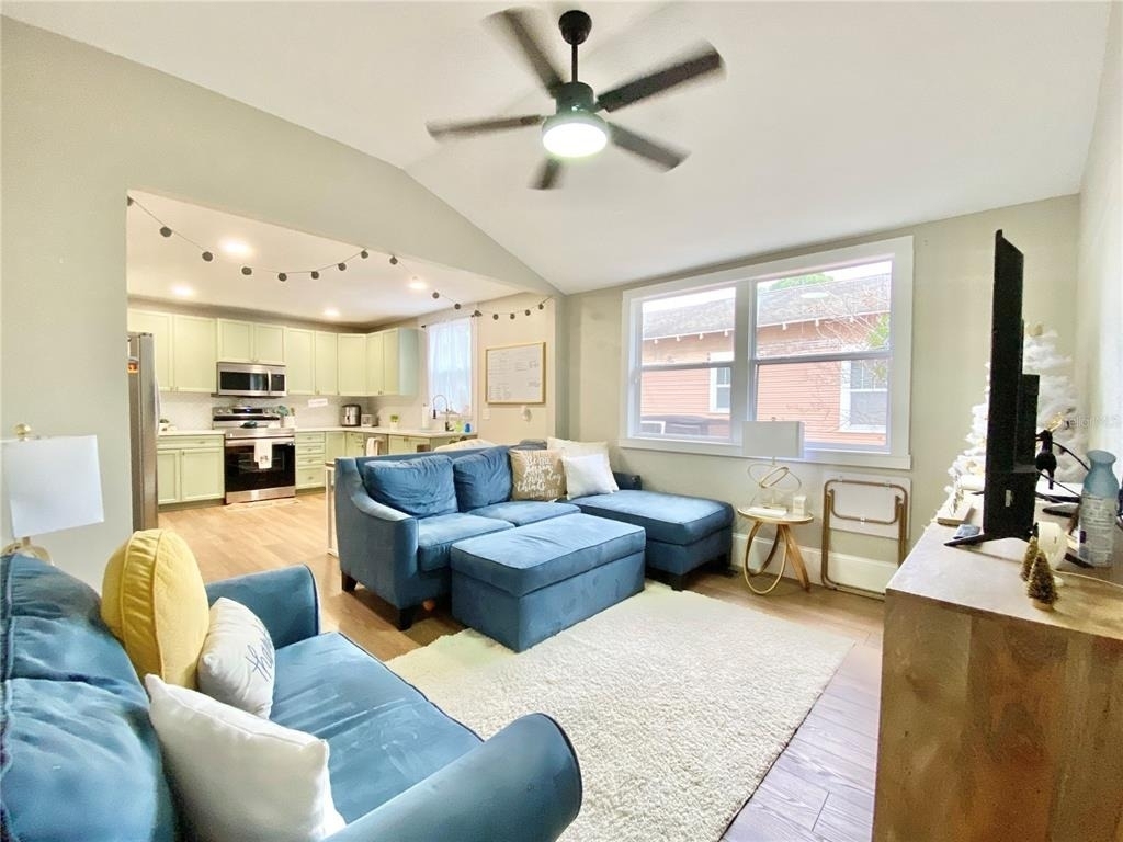 908 E 20th Avenue - Photo 11