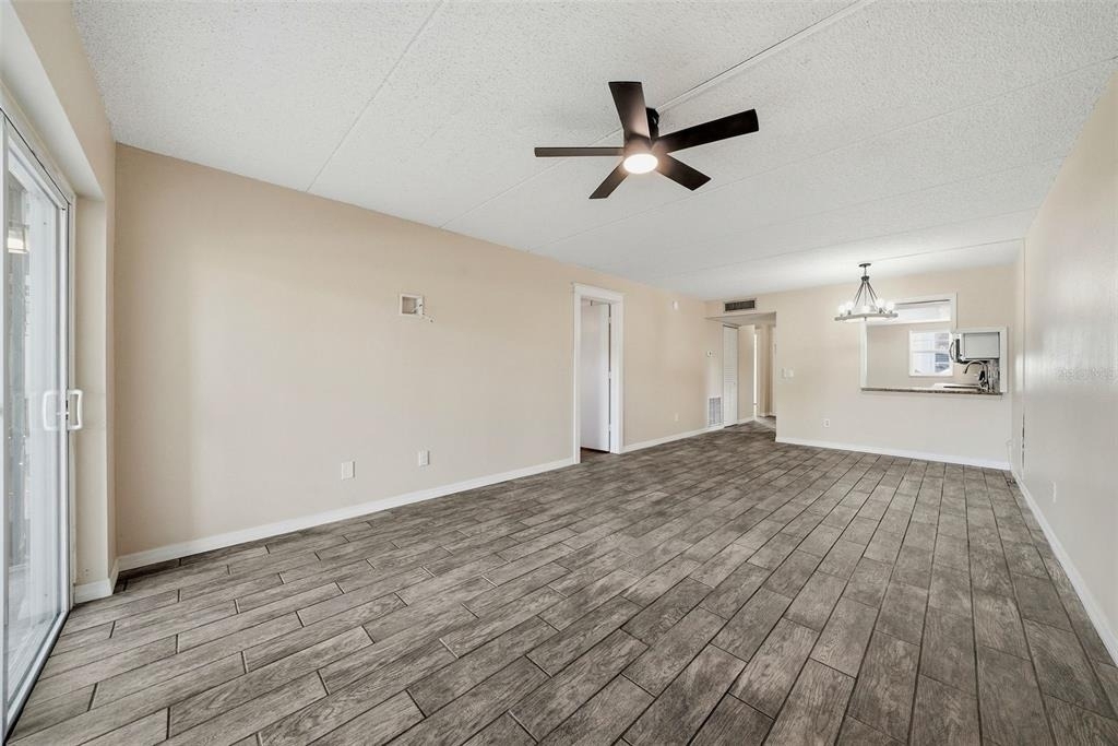 3821 N Oak Drive - Photo 5