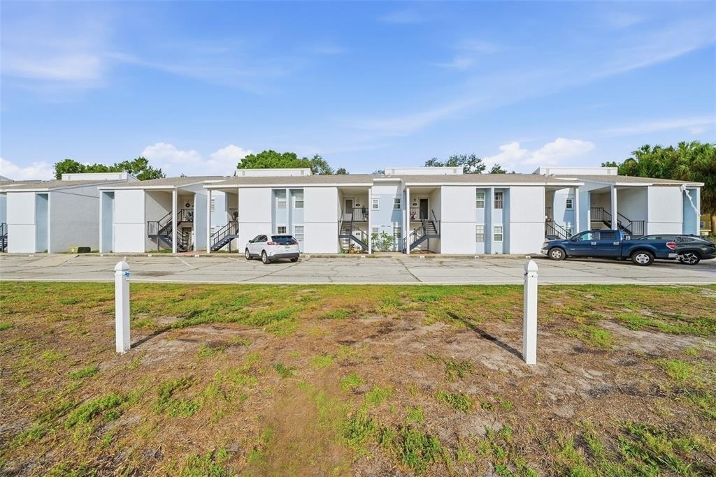 3821 N Oak Drive - Photo 0