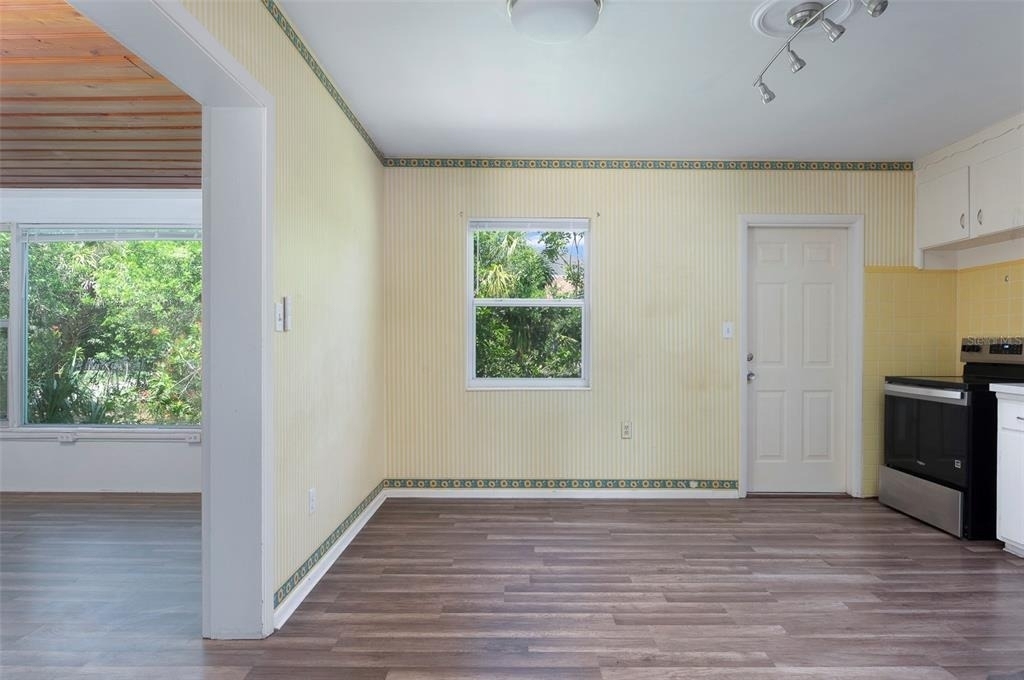 441 57th Street N - Photo 7