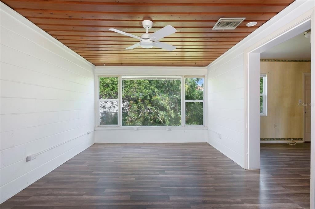 441 57th Street N - Photo 8
