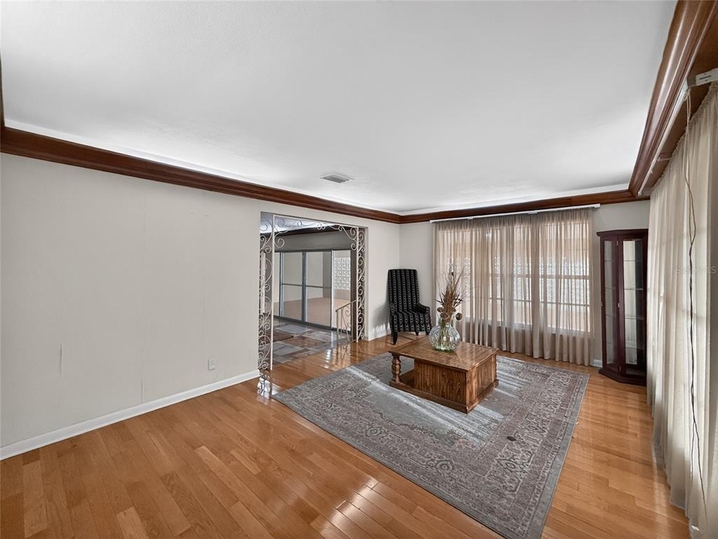 305 N Glen Avenue - Photo 2