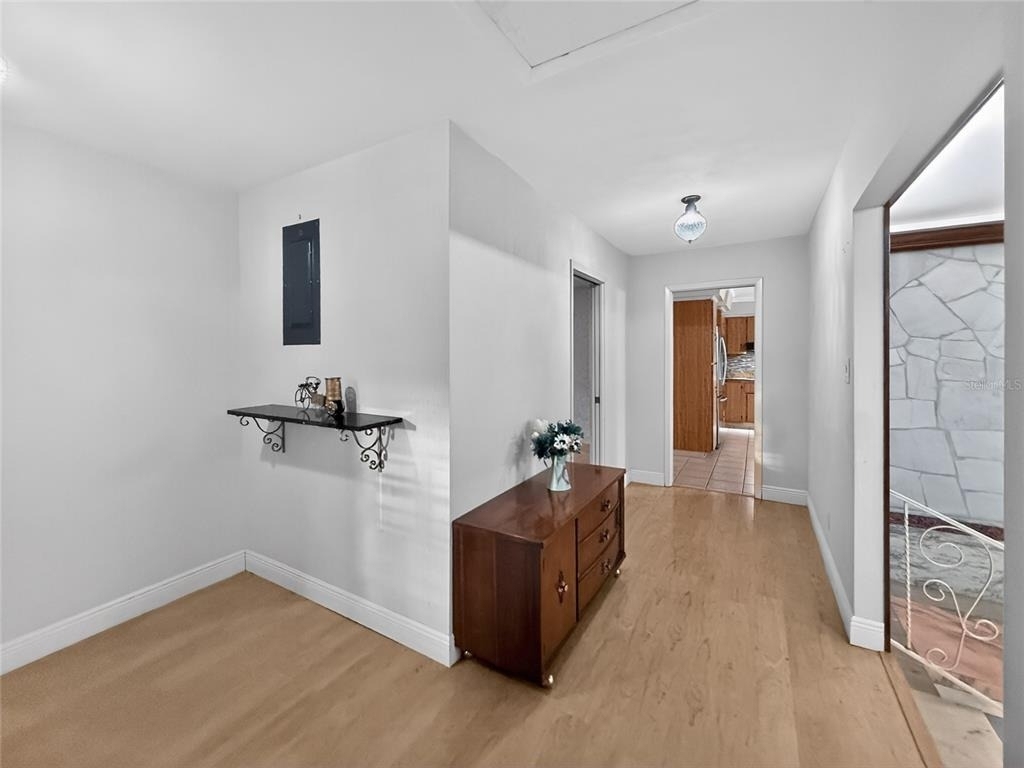 305 N Glen Avenue - Photo 12