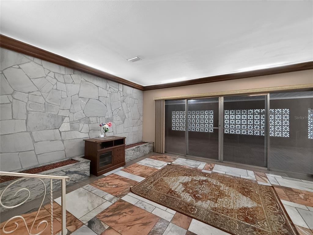 305 N Glen Avenue - Photo 9