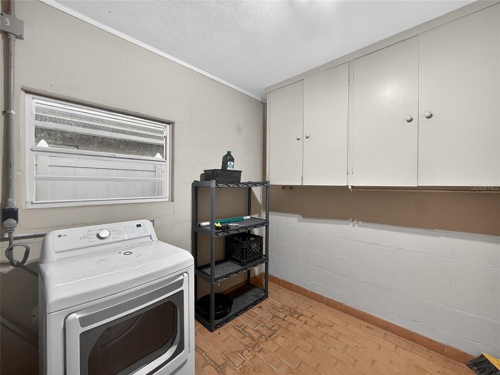 305 N Glen Avenue - Photo 36