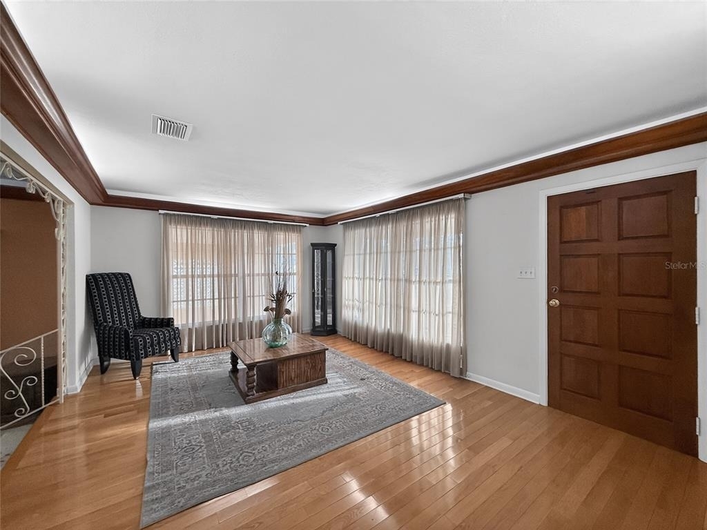 305 N Glen Avenue - Photo 1