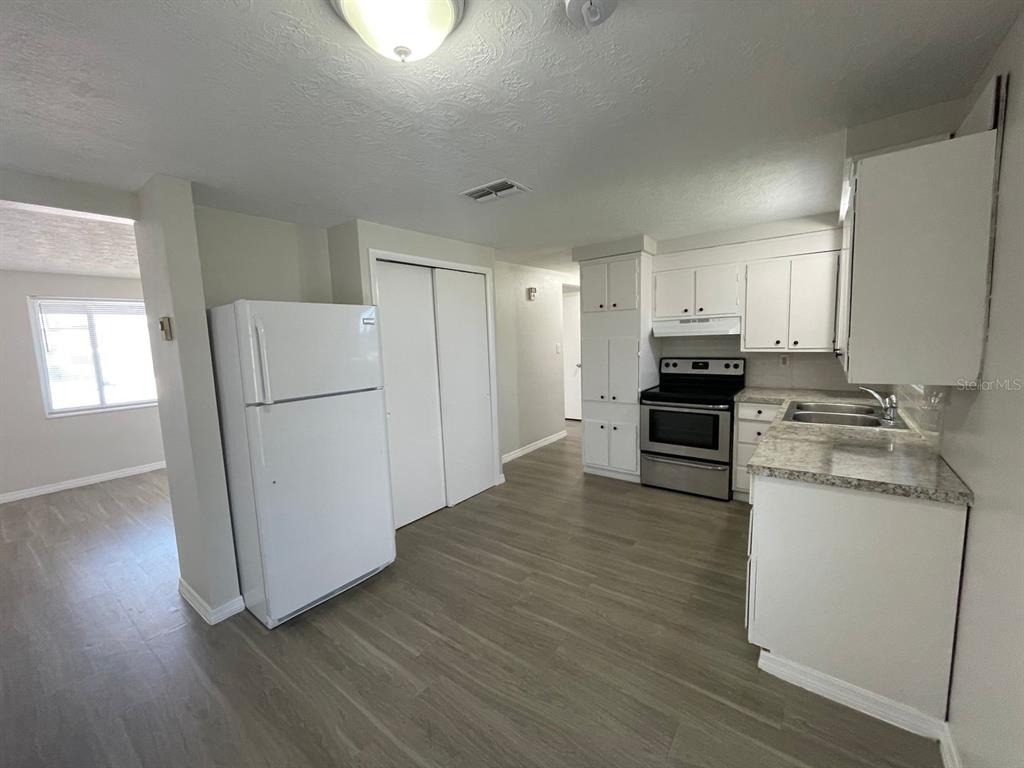 1130 Powersong Street - Photo 5