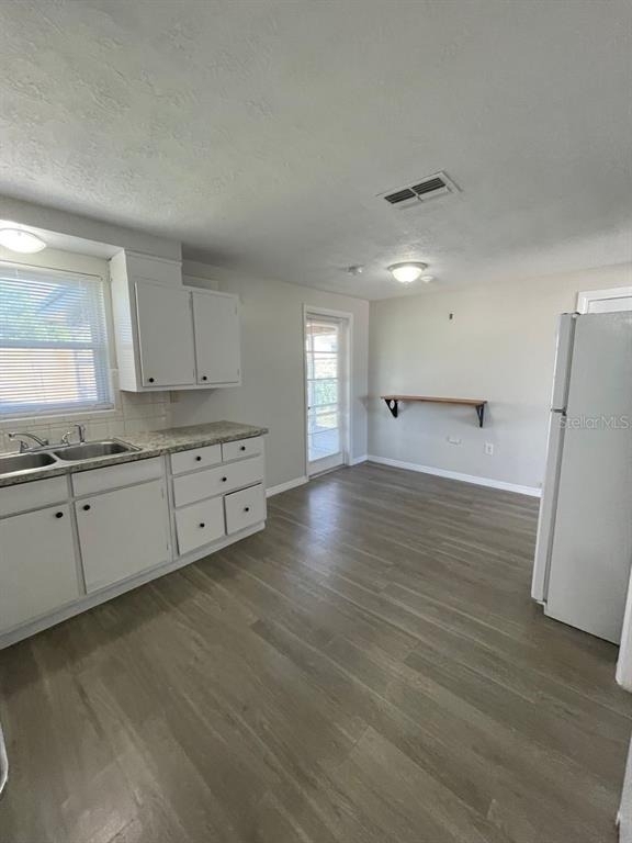 1130 Powersong Street - Photo 7