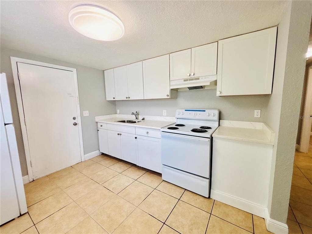 11733 N 12th Street - Photo 6