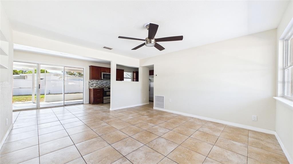 4418 W Fairview Heights - Photo 3